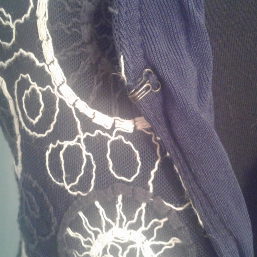 Chico's Travelers 0 Cardigan 4 Small Slinky Embroidered - Picture 3 of 9